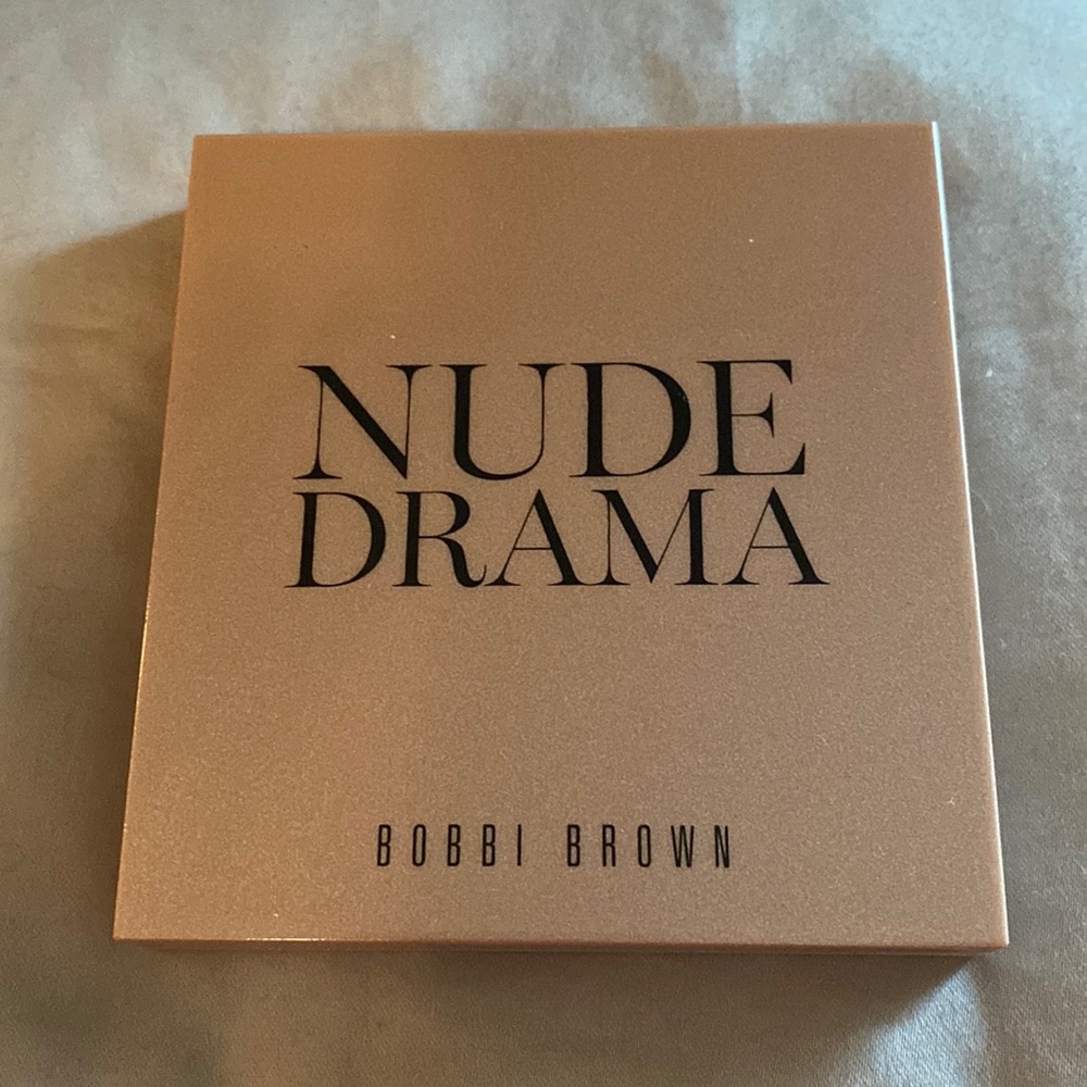 Bobbi Brown Nude Drama Palette